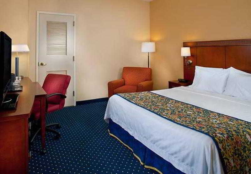 Courtyard By Marriott New Orleans Downtown Near The French Quarter Ξενοδοχείο Δωμάτιο φωτογραφία